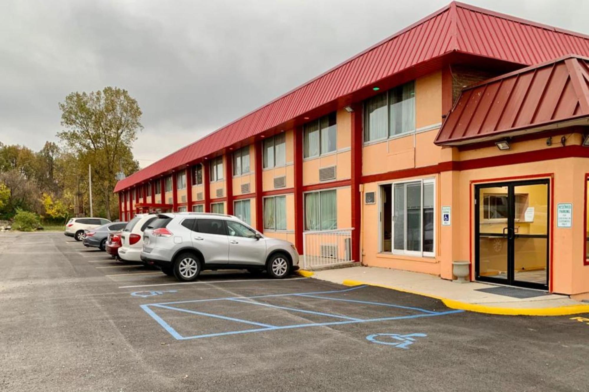 Red Carpet Inn & Suites Lima -Listing Partner Eksteriør billede
